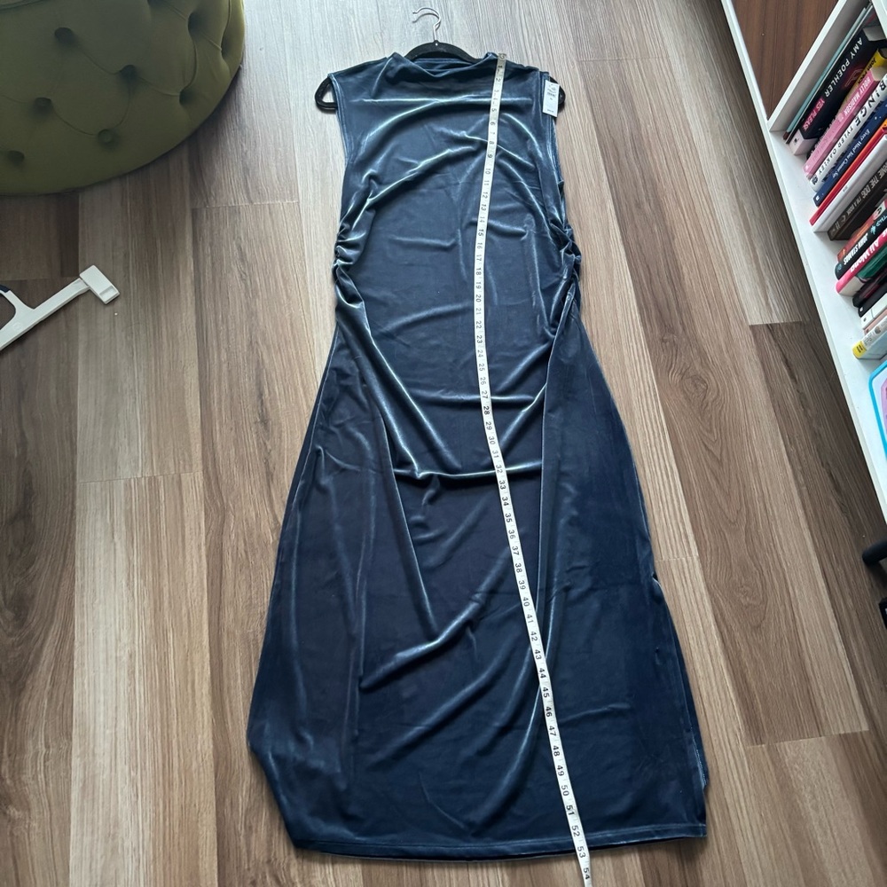 💎Ruched Velvet Mockneck Midi Dress - Picture 12 of 13